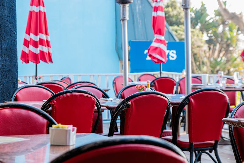 Outdoor patio dining area at Mod Pizza Mesa