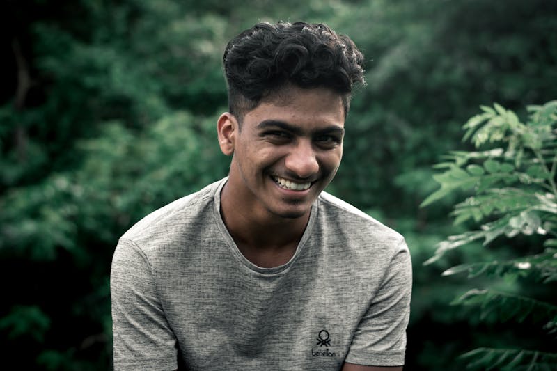 Friendly Mod Pizza staff member ready to serve